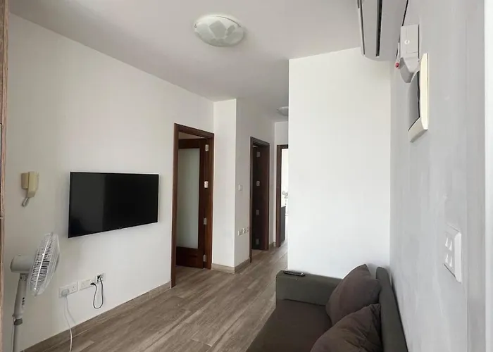 Bright And Convenient Penthouse In Malta * Msida