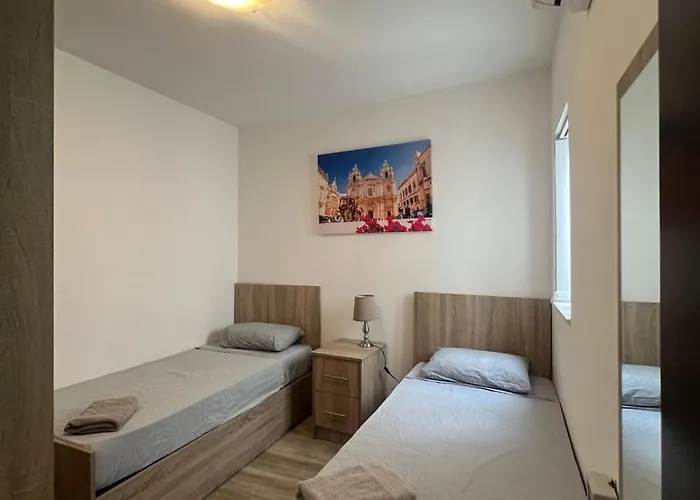 Bright And Convenient Penthouse In Malta * Msida