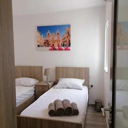 Bright And Convenient Penthouse In Malta *