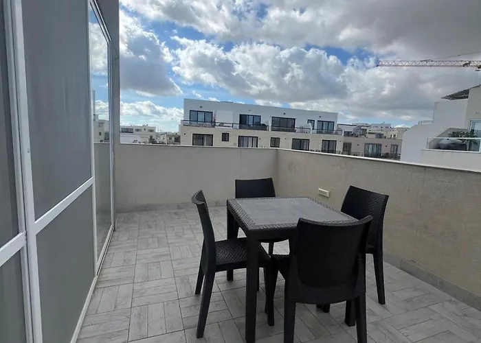 Apartamento Bright And Convenient Penthouse In Malta *